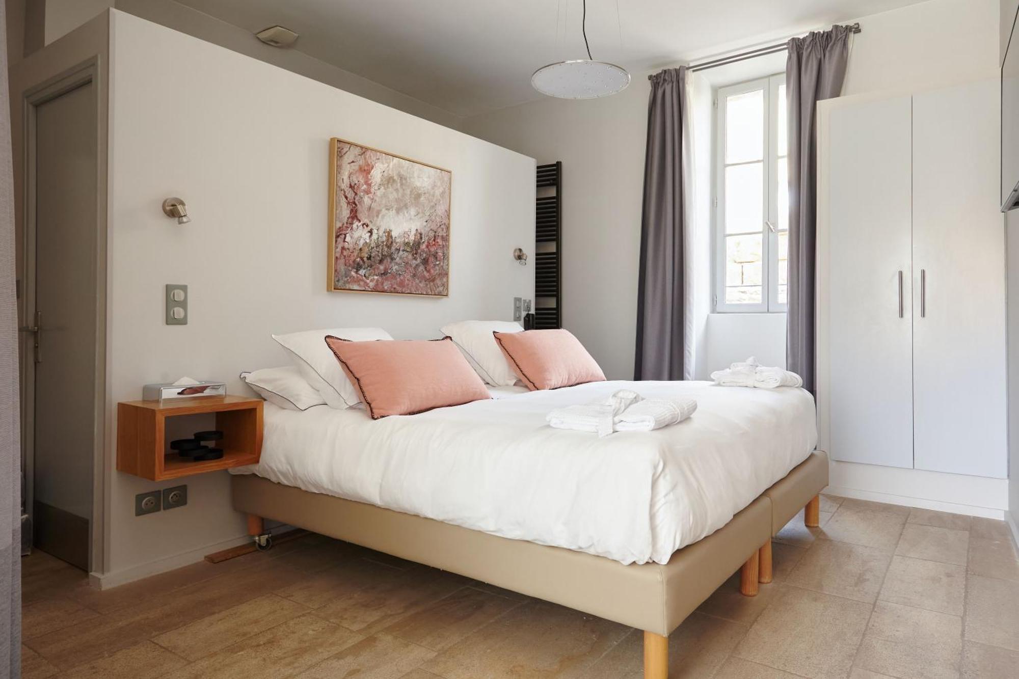 Boutique Hotel Entraigues Uzès Esterno foto